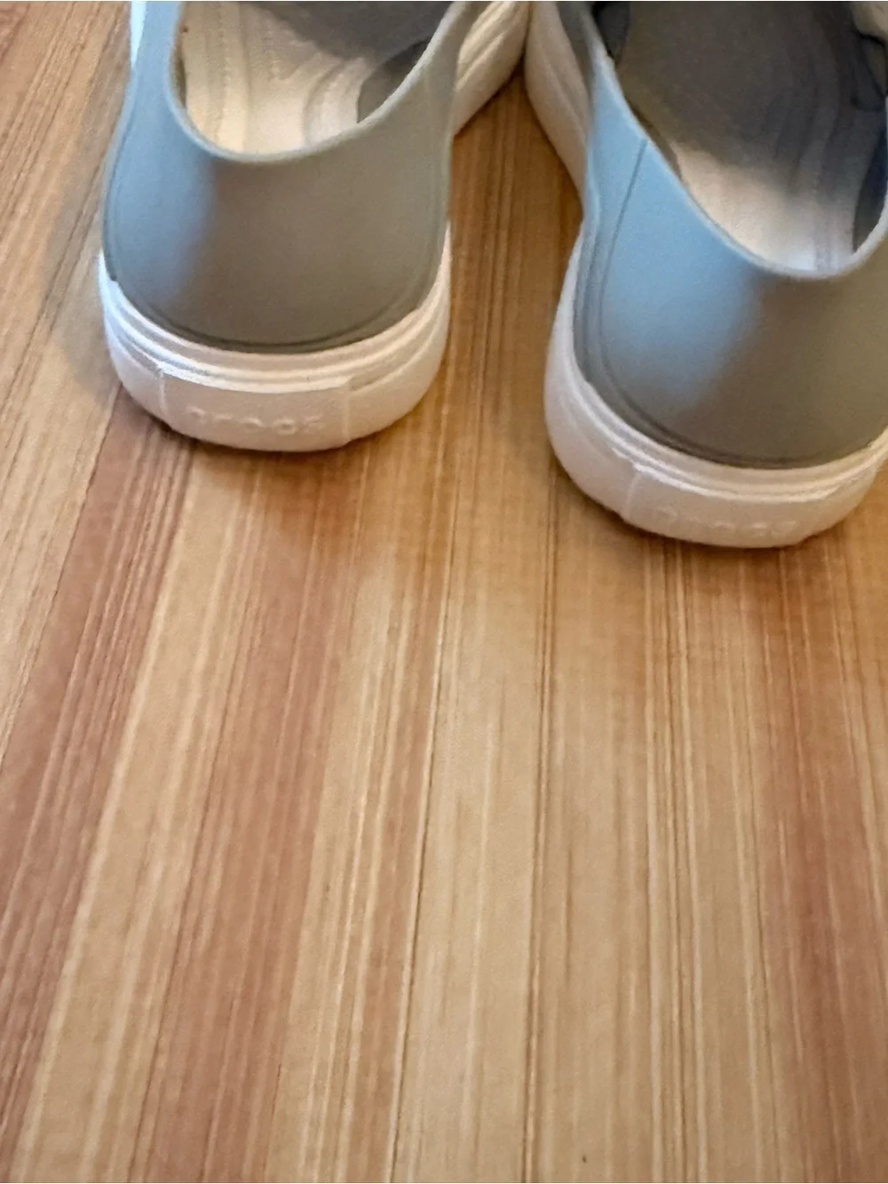 CROCS comfortable slip